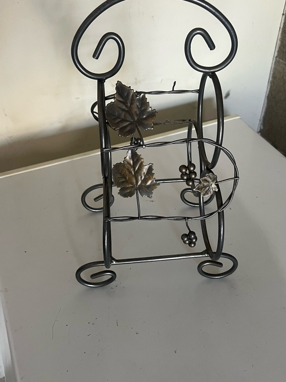 Metal Wine Bottle Holder with Leaf & Grape Accents - Bronze/Black